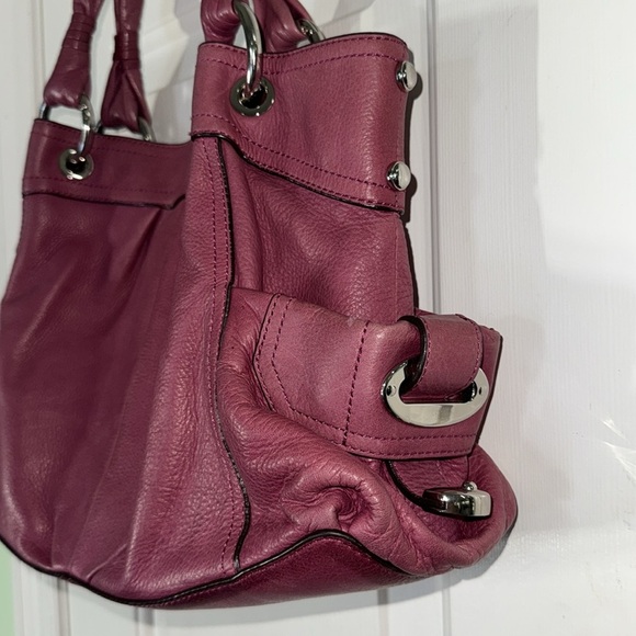 B Makowsky Mauve/Burgundy Large Soft Supple Pebbled Leather Shoulder Bag Purse - Picture 2 of 15